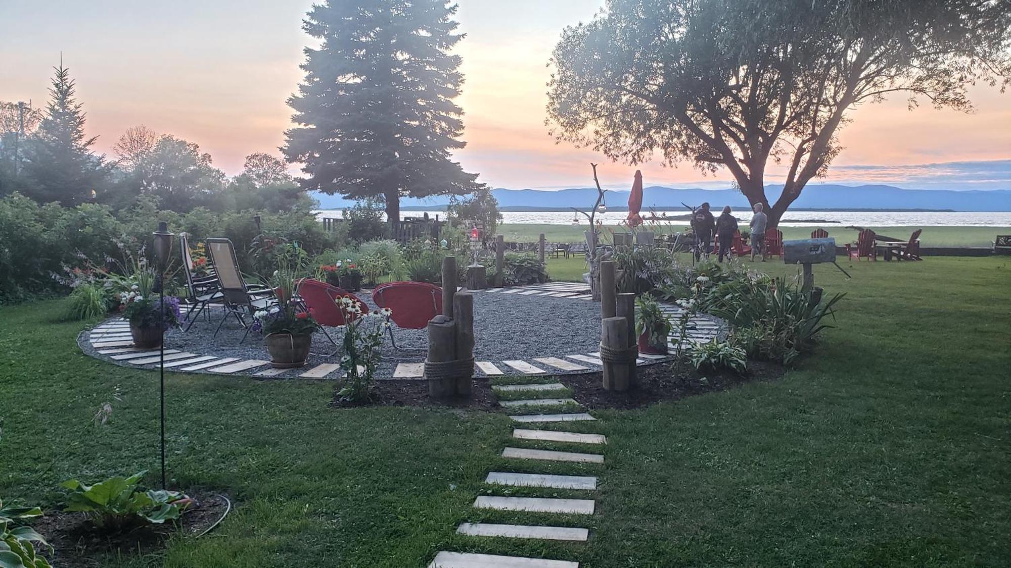 Maison De L'Anse Aux Oies / Gite L'Islet-sur-Mer Esterno foto